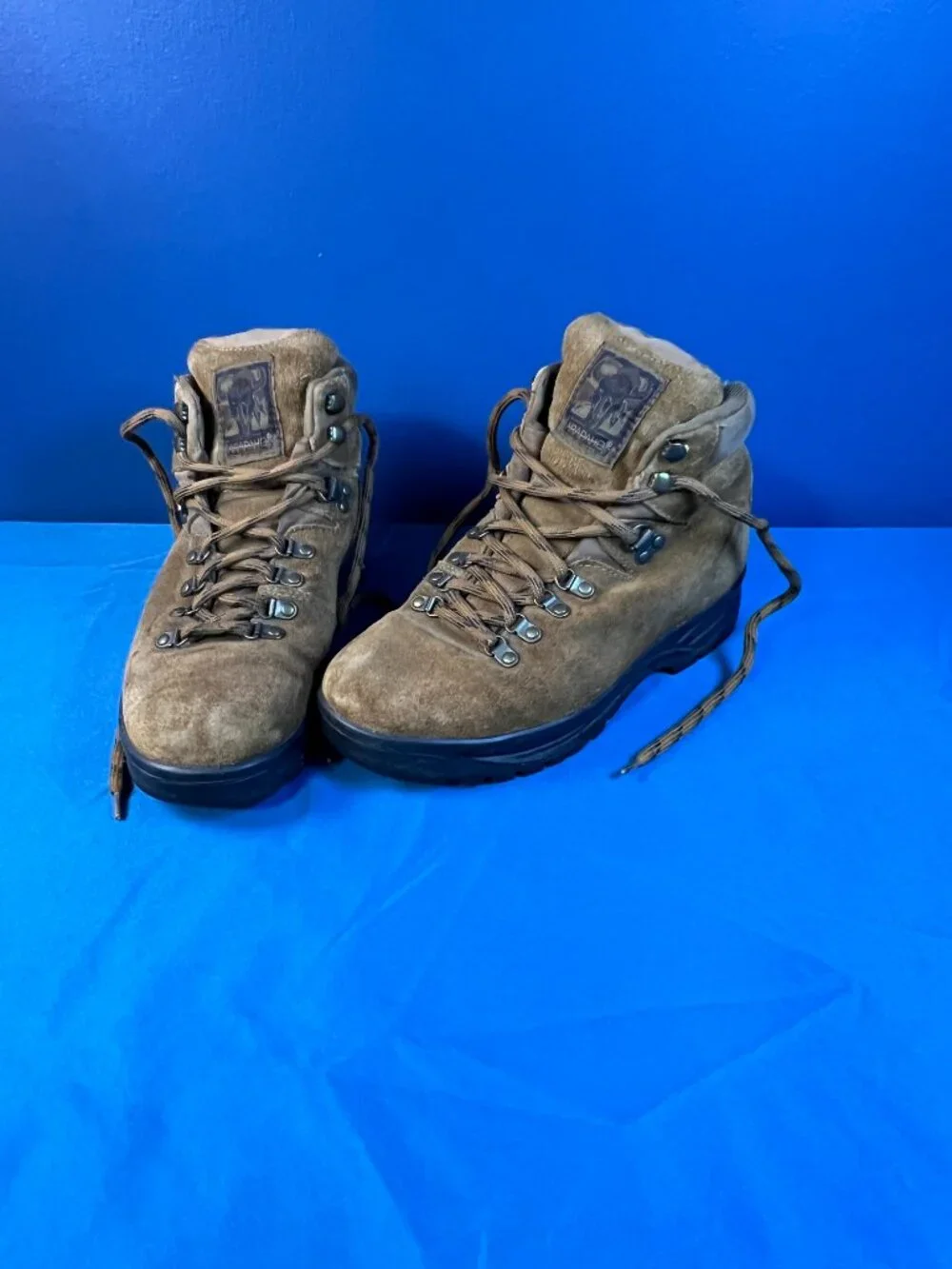Arapaho leather hiking